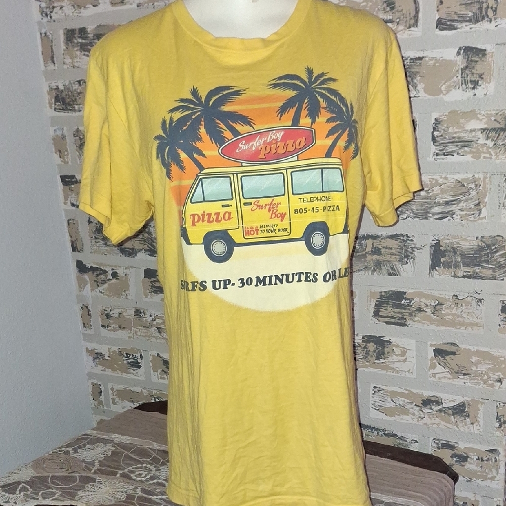 🦄Netflix Yellow Short Sleeve Tee with Retro Van Graphic